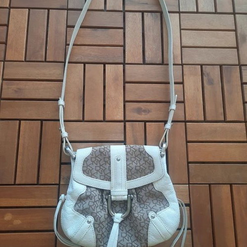 DKNY vintage shoulder bag used, beige and white