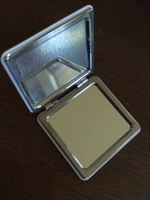 Compact mirror new with blue pattern
