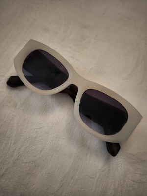 Ukca CE sunglasses in white matte and brown wood effect