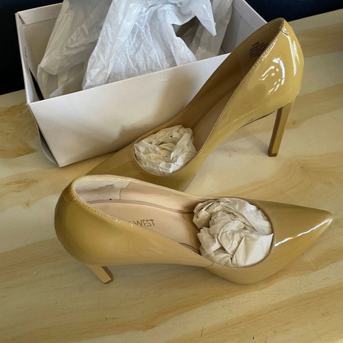 Nine West beige patent leather pumps new, high heel, size 38.5