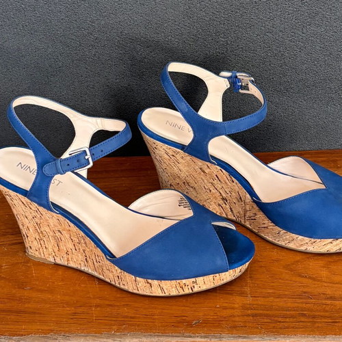Nine West platform blue suede like new, size 40.5 with cork