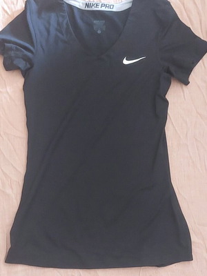 Nike Pro t-shirt like new, black, size S