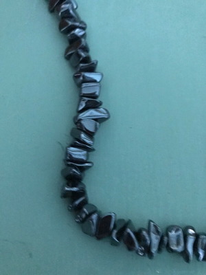 Κολιέ από μαύρο αιματίτη καινούργιο με ανταύγειες