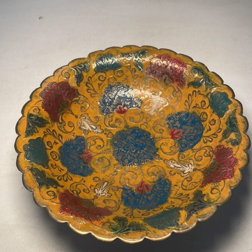 Bronze bowl carved with brass vintage designs like new