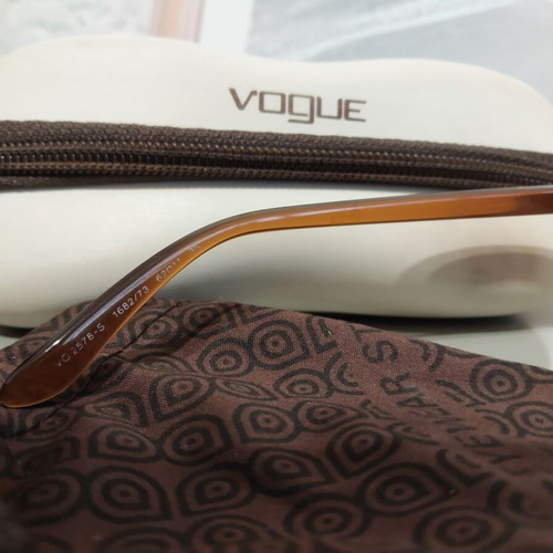 Vogue VO2578-S sunglasses like new, brown