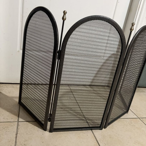 Fireplace protective screen