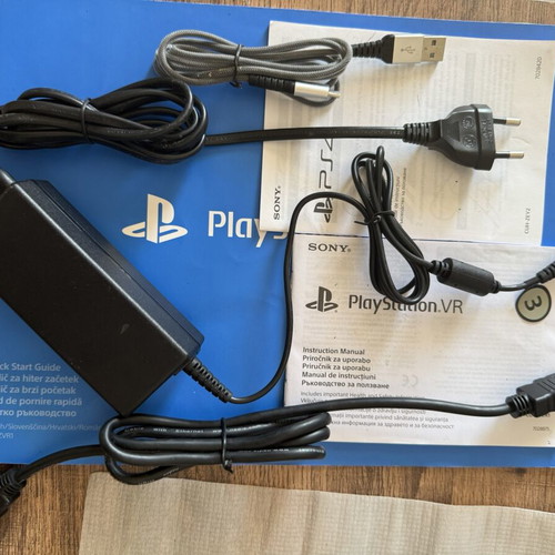 PlayStation VR (PS VR1) like new with Camera and Astro Bot game