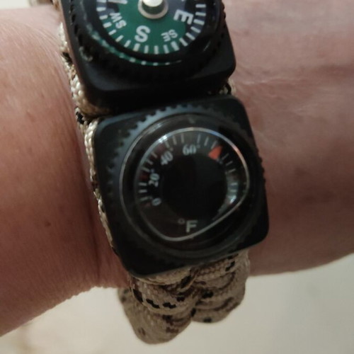 Survival bracelet from cord like new, ideal for hiking