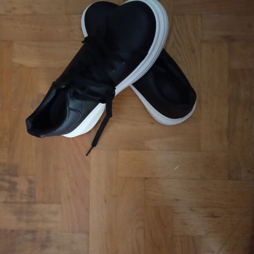 Unisex athletic shoes new, black, size 37