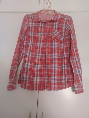 Shirt like new, size M, white and red
