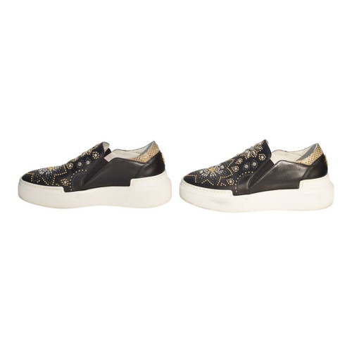 Roberto Cavalli Black Leather Slip-On Platform Sneakers like new, size 38