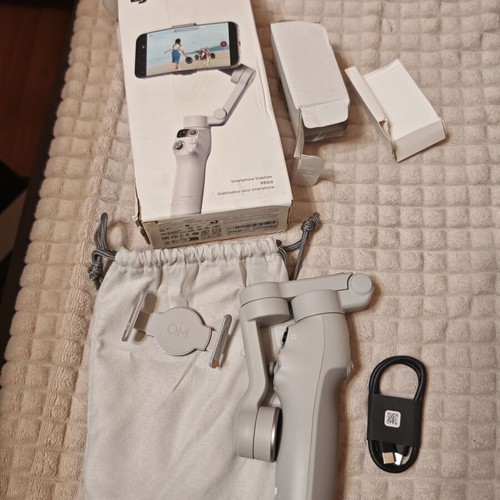 DJI Osmo Mobile 7 3-axis smartphone gimbal
