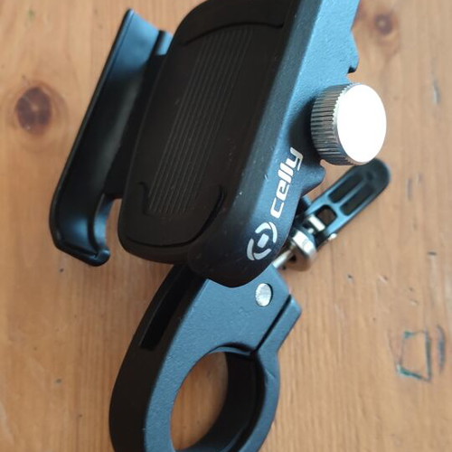 Celly ArmorBike smartphone holder like new for bike, scooter, motorcycle