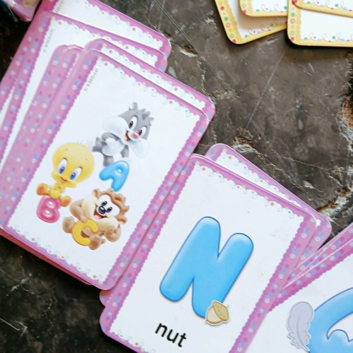 Educational cards 'My First English Words' with Looney Tunes