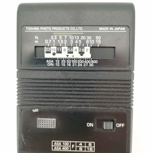 Toshiba ES-24 camera flash used