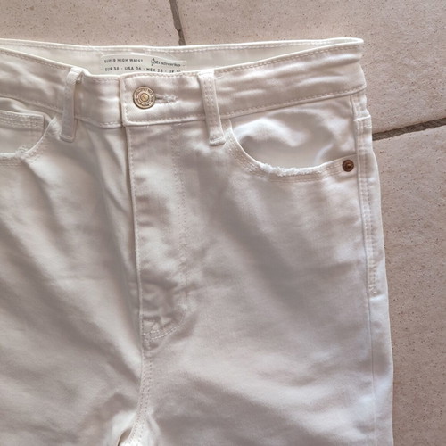 Stradivarius white high-waisted pants like new with leg rips