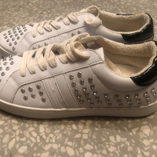 Sneakers women's white with studs used, size 40