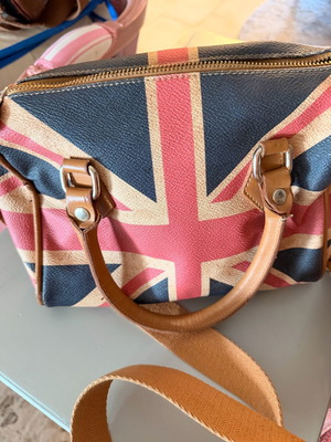 Barocco Oggi Union Jack crossbody bag used, leather details