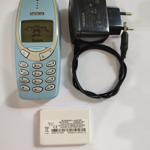 Nokia 3310 Classic Phone Turquoise used with charger and battery