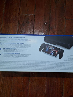 Sony Playstation Portal като нов с подарък протектор за екран