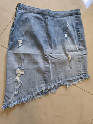 Denim skirt like new, size M, blue