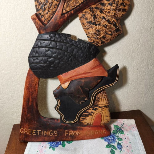 Wooden Hanging African Folk Art Ghana 1970 like new, hand-carved 50x28cm