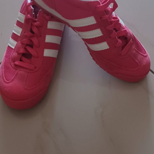 Παπούτσια Adidas γυναικεία αθλητικά σε πολύ καλή κατάσταση, μέγεθος 38, κόκκινα
