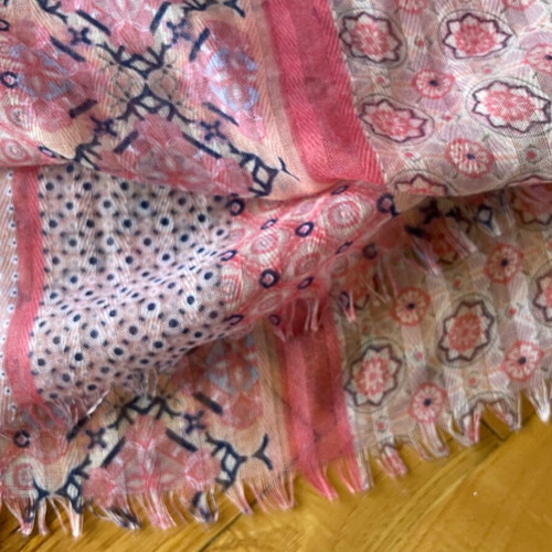 Accesorize scarf like new, 2x1 m
