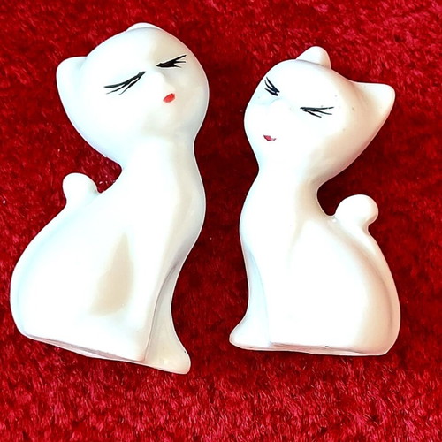 Porcelain cat figurines vintage set, like new
