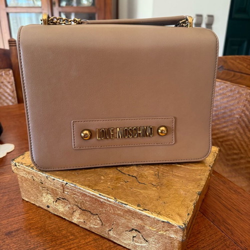 Moschino shoulder bag like new, camel color