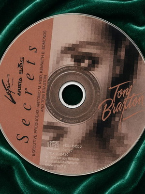 Toni Braxton Secrets 1996 CD album with booklet, like new
