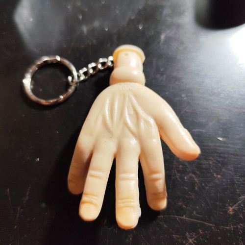 Keychain Hand vintage, new