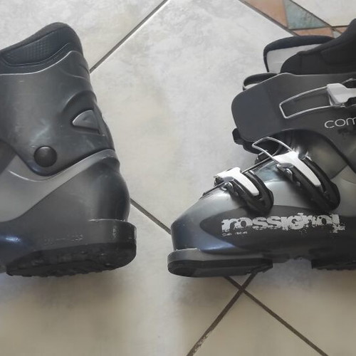 Rossignol kids ski bindings 1.15 and boots 22.5 used, lightly