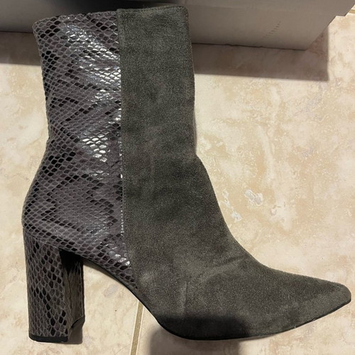 Celebrity ankle boots gray suede and croco used, size 38
