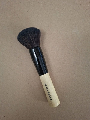 Bobbi Brown bronzer brush used