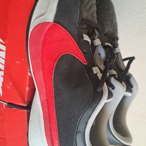 Nike αθλητικά παπούτσια συλλεκτικά Αντετοκούνμπο, σαν καινούργια, νούμερο 39