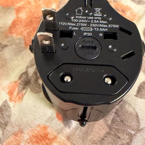 Universal travel adapter like new