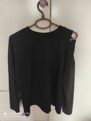 Trendyol blouse new black with shoulder cutout xl