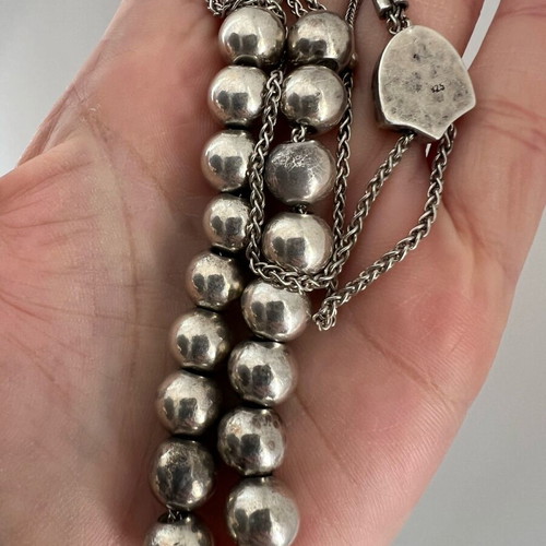 Silver worry beads used, 29 grams, silver color
