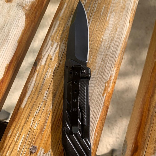 Force Elite folding knife used with blade lock