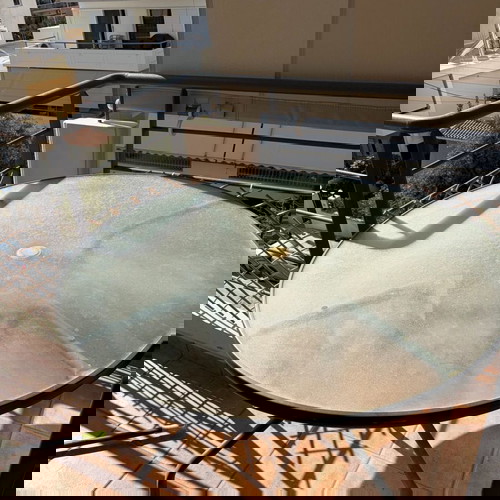 Σετ τραπέζι μπαλκονιού στρογγυλό 190cm σαν καινούργιο με 4 καρέκλες