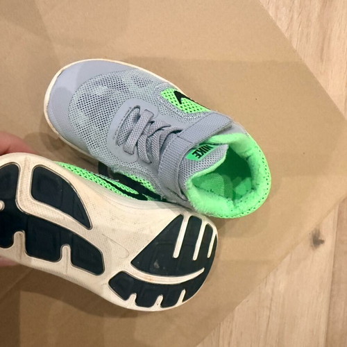 Nike sneakers used, gray and green, size 26