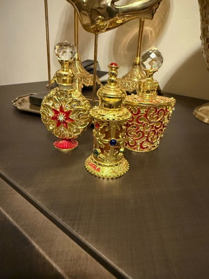 Luxury gold decorative bottles set with strass like new