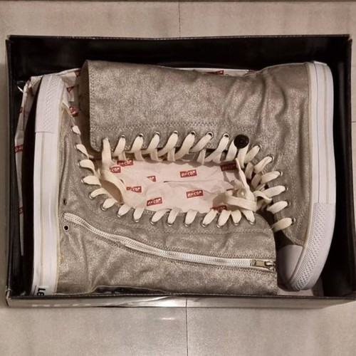 Levi's canvas boots silver new, size 40