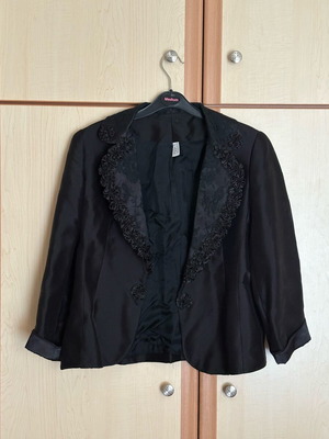 Black jacket with embossed detail like new