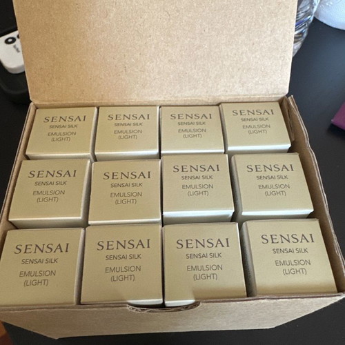 Sensai Silk Emulsion Light new pack of 12