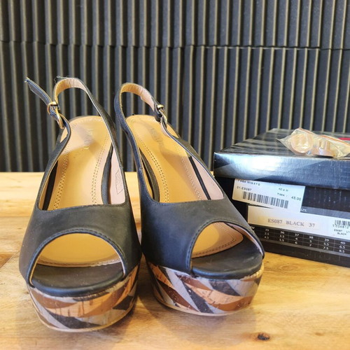 Migato black leather platform shoes size 37 used