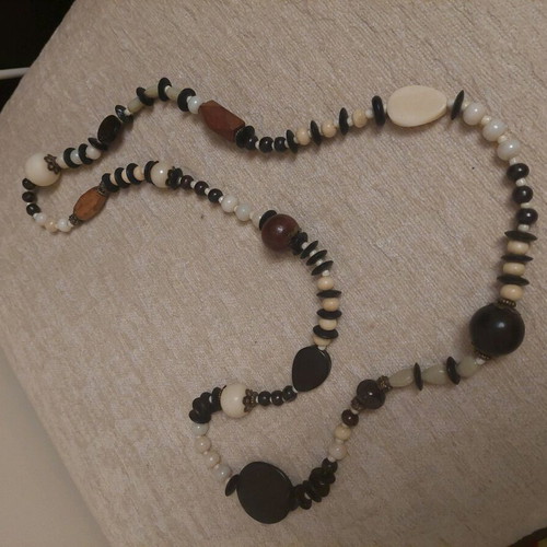 Long necklace like new, flawless