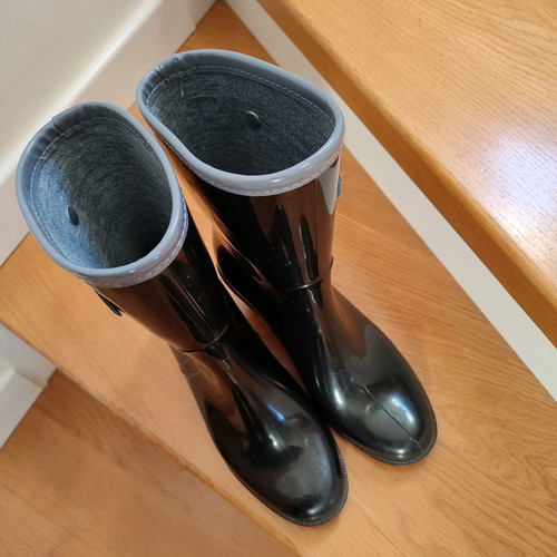 Galotses size 37 used, black with grey details and low heel