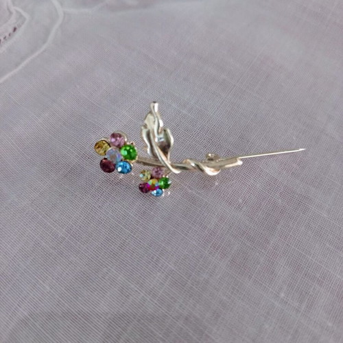 Vintage flower brooch with multicolored rhinestones like new